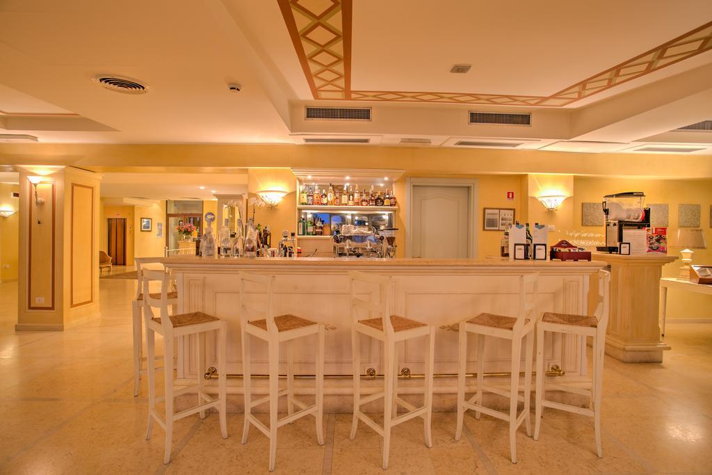 Hotel Spiaggia D'Oro - Charme & Boutique - Garda Lake Collection Salò Eksteriør billede